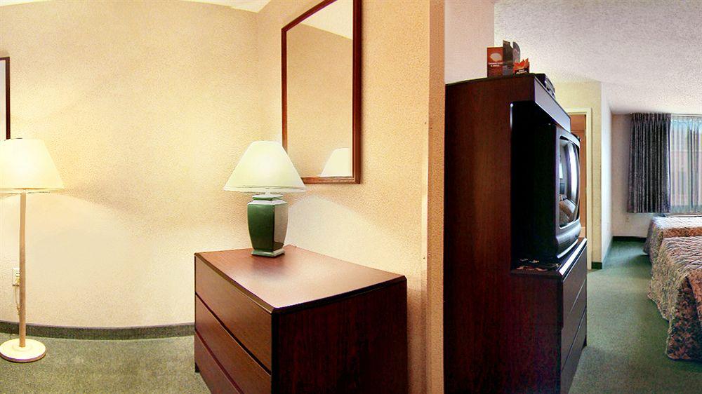 فندق أجنحة سبرينج هيل دالاس داون تاون/ويست إند المظهر الخارجي الصورة